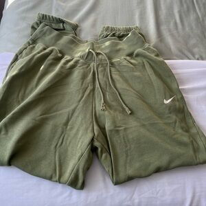 Nike Phoenix Fleece Jogger- size M, Olive